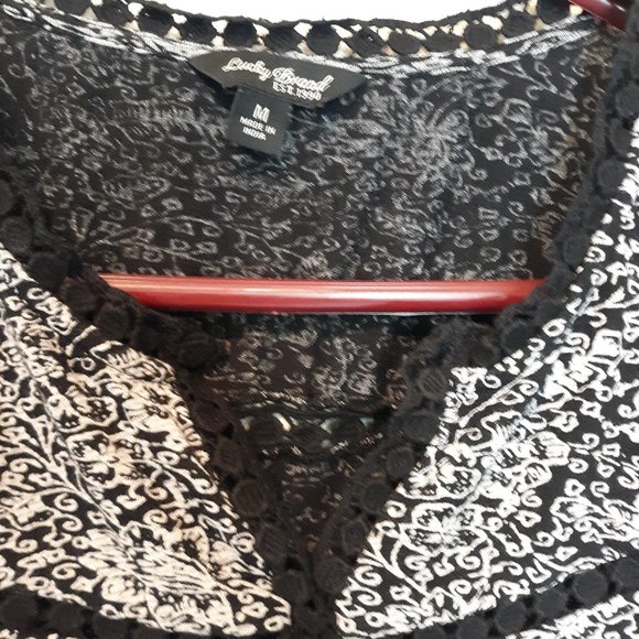 Lucky Black & White Crochet Print Tank Top M - Picture 5 of 8